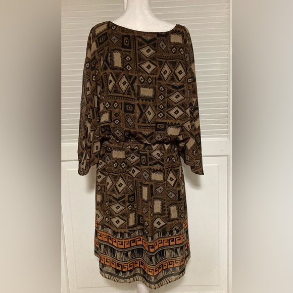 Signature by Robbie Bee  Women’s Dress with sachse belt. Plus Size 18 - Picture 5 of 10